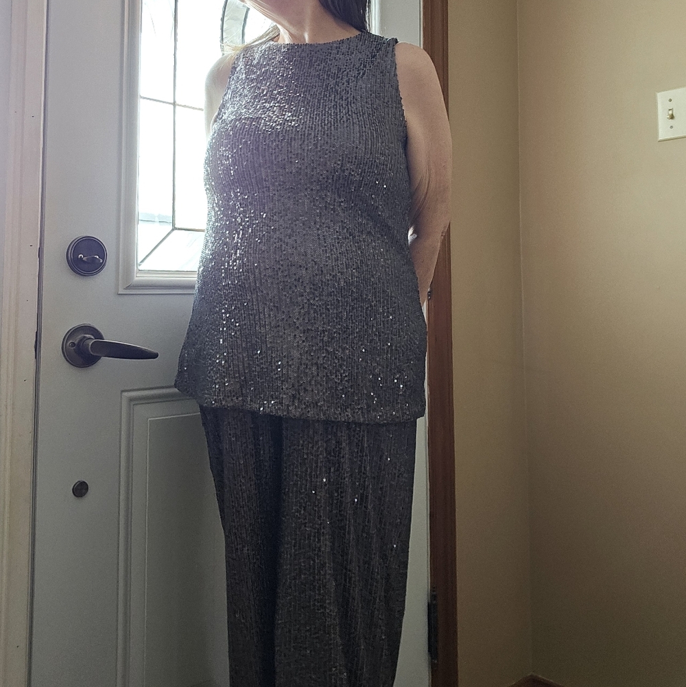 PENN Grey Sequin Sleeveless Top & Pants Set. Size 14 Top & Size L Pant. NWT